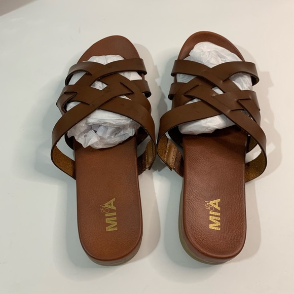 Mia Women’s Sandals crisscross design Brown size 7.5,10 - Picture 3 of 8